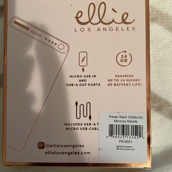 Portable charger - Picture 2 of 2